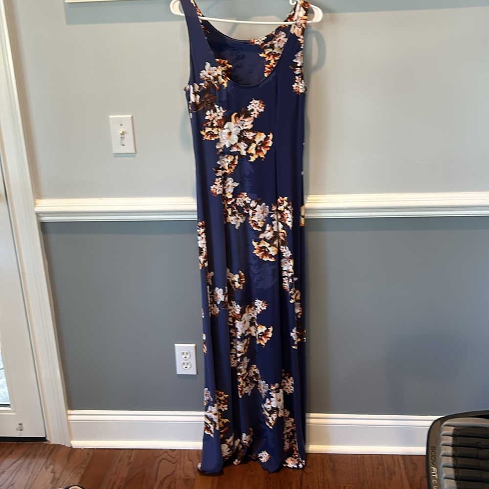 Beautiful Tommy Bahama small maxi dress - Picture 2 of 4
